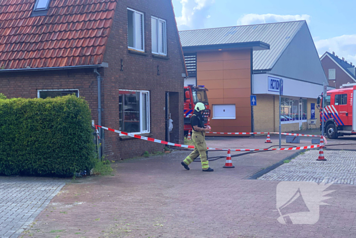 Straat afgezet vanwege brand in woning