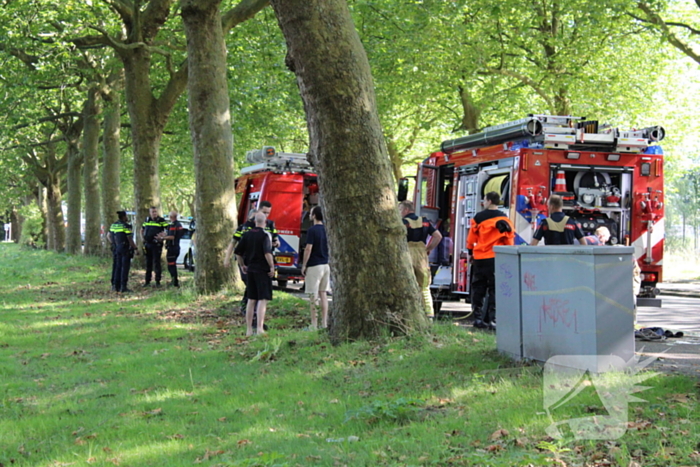 Hulpdiensten groots ingezet voor een te water geraakt persoon