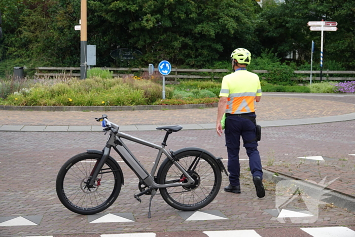 Quadbestuurder rijdt tegen paal en raakt gewond