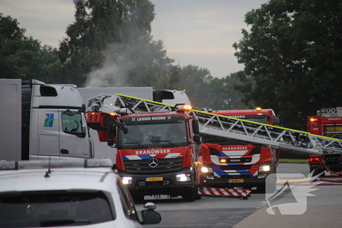 Bedrijf ontruimd door vrachtwagenbrand