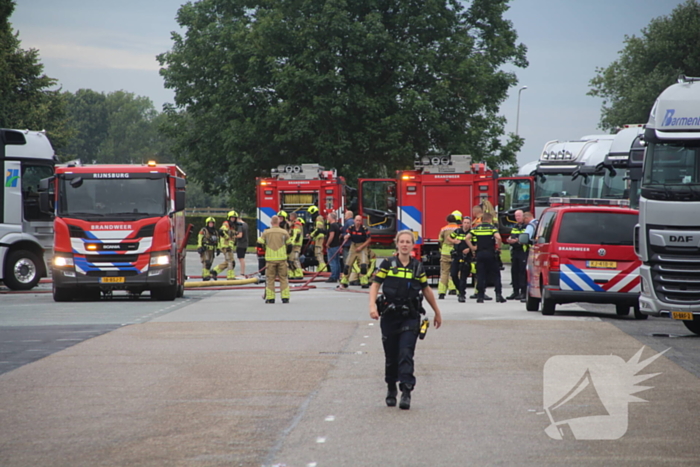 Bedrijf ontruimd door vrachtwagenbrand