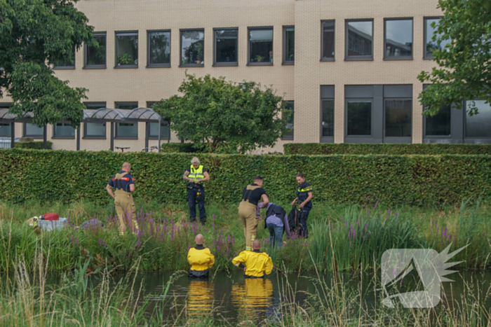 Hulpdiensten druk met persoon die te water was geraakt