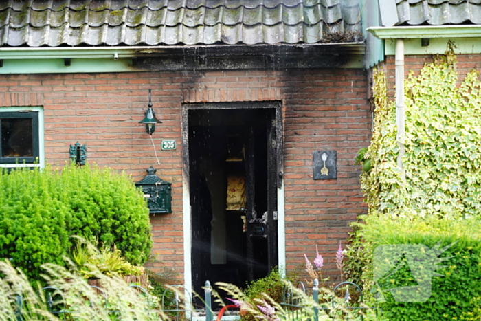 Stolpboerderij verwoest door uitslaande brand