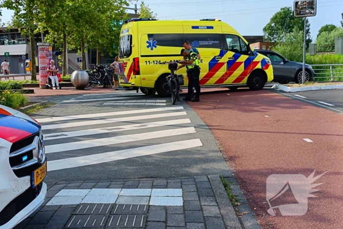 Automobilist schept fietser