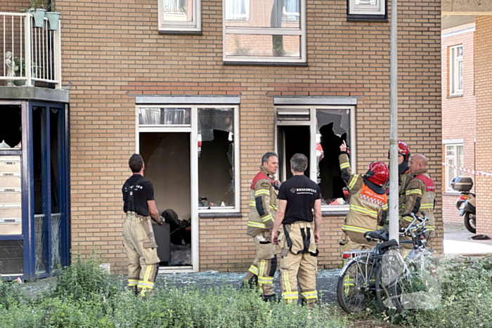 Brand in flatwoning snel onder controle