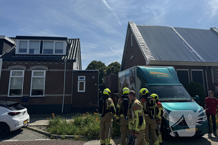 Brandweer ingezet voor brand in dak bij woning