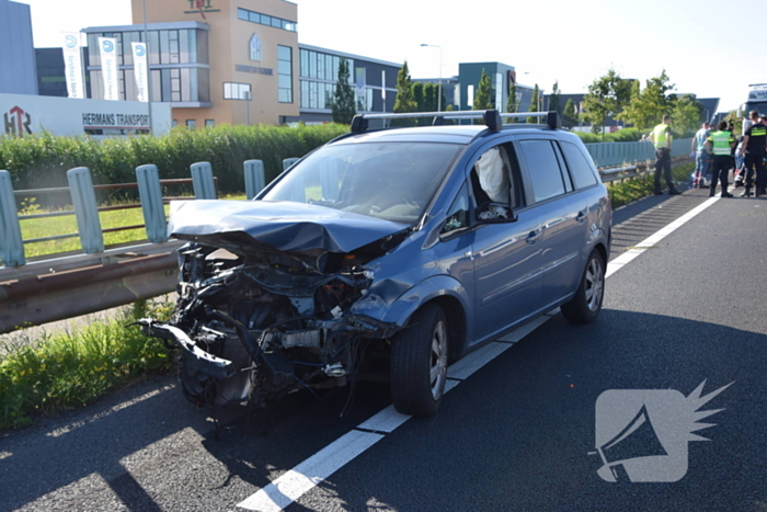 Bestuurder gewond bij eenzijdige aanrijding