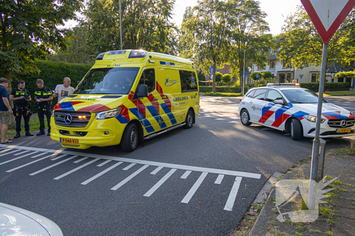 Jongeman op bromfiets aangereden door automobilist