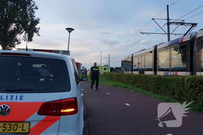 Scooterrijder zwaargewond bij aanrijding met tram