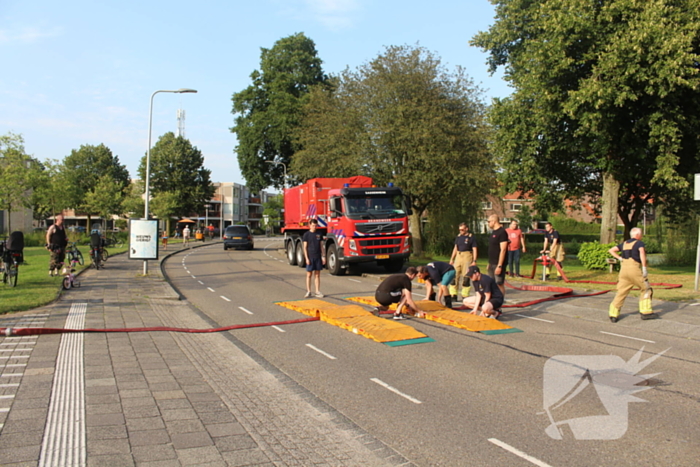 Jong en oud genieten bij waterfestijn