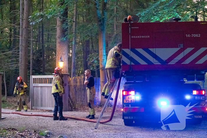 Vrijstaande schuur volledig uitgebrand