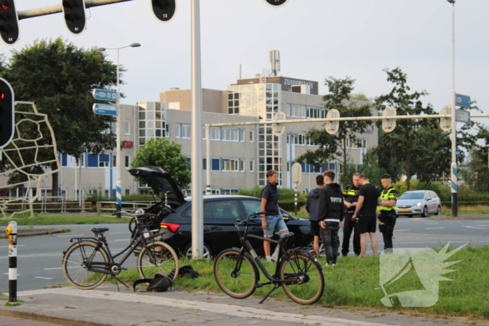 Automobilist schept fietser