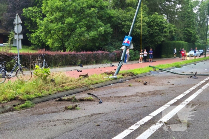 Veel schade en persoon gevlucht na ongeval