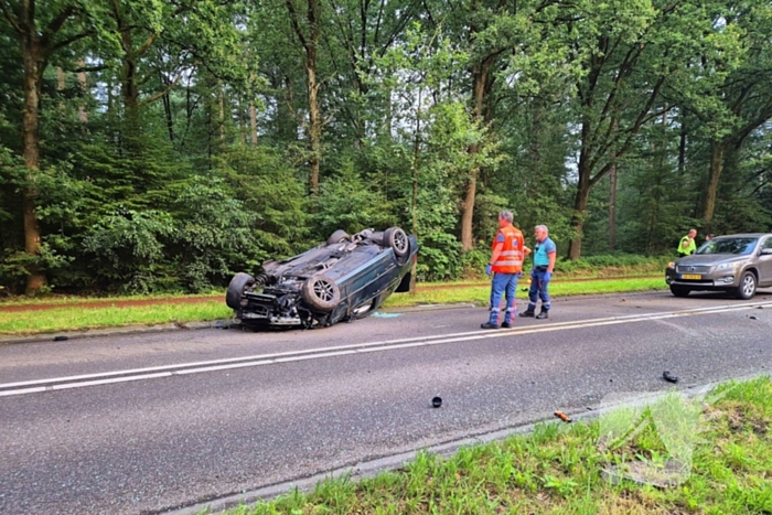 Veel schade en persoon gevlucht na ongeval