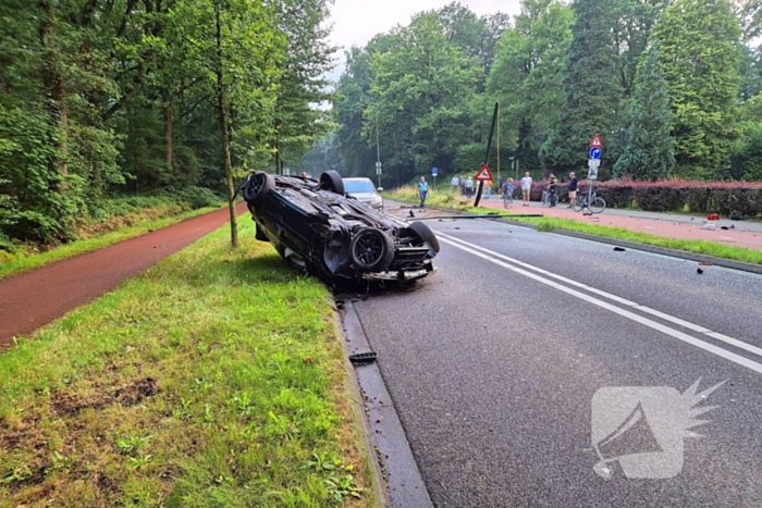 Veel schade en persoon gevlucht na ongeval