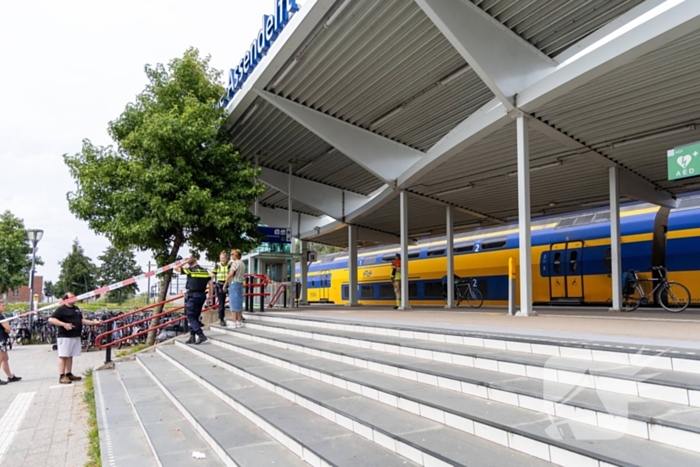 Persoon overleden na aanrijding met trein op station