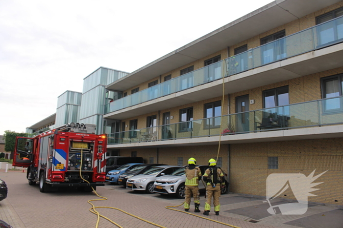 Bewoner gewekt nadat brandweer deur openramt wegens vergeten pannetje