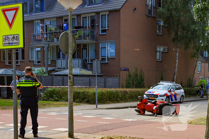 Scootmobieler aangereden door automobilist, traumateam ingezet