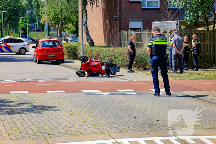 Scootmobieler aangereden door automobilist, traumateam ingezet