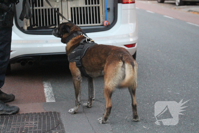 Aanhouding bij inval en onderzoek naar incident bij flat