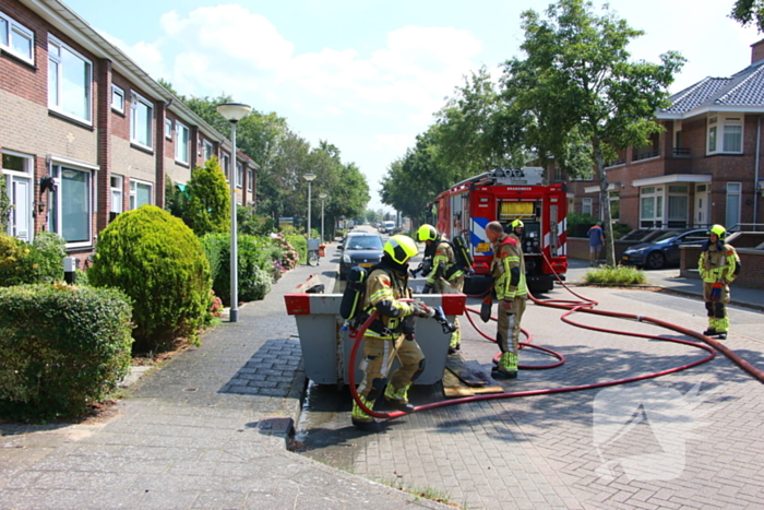 Brandweer ingezet voor brandende bouwcontainer