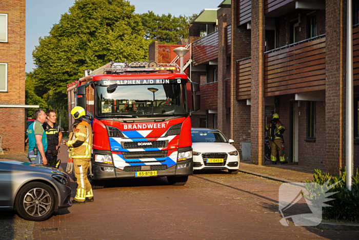 Brandweer ingezet voor uitslaande brand bij appartementencomplex