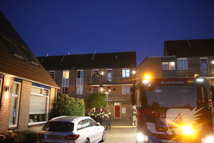 Brandweer ingezet voor uitslaande brand bij woning