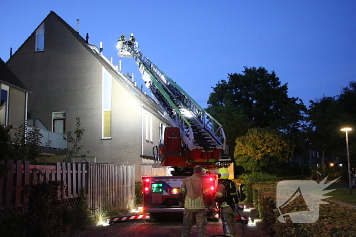 Brandweer ingezet voor uitslaande brand bij woning