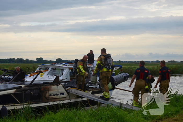 Flinke brand verwoest plezierjacht