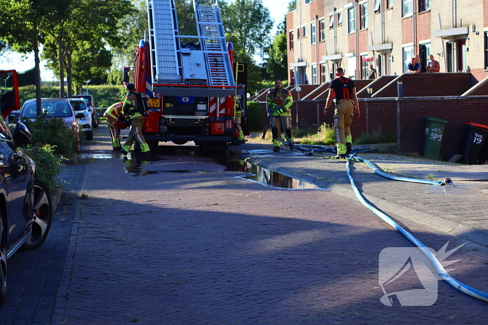 Brandweer ingezet voor brand op dak van woning