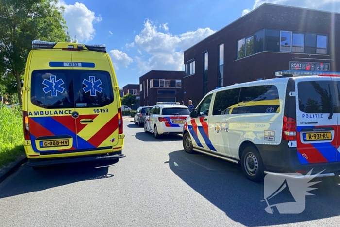 Hulpdiensten ingezet voor medisch incident in loods