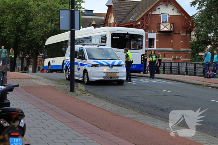 Traumateam ingezet voor dodelijk ongeval tussen GVB-bus en motorrijder