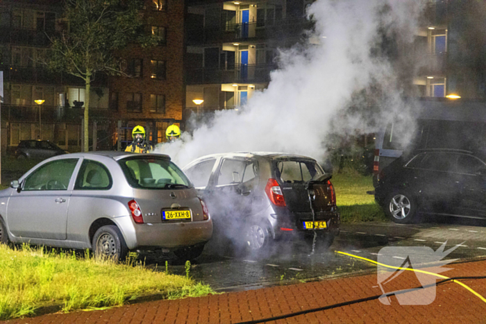 Personenauto volledig uitgebrand in nachtelijke uren