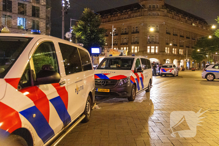 Persoon raakt gewond bij geweldsincident, politie start onderzoek