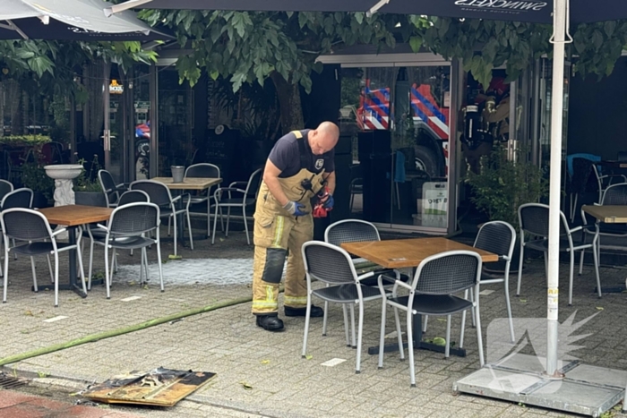 Forse rookontwikkeling door brand in keuken van eetcafé