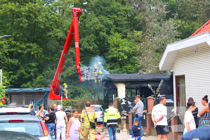 Veel rookontwikkeling bij uitslaande brand