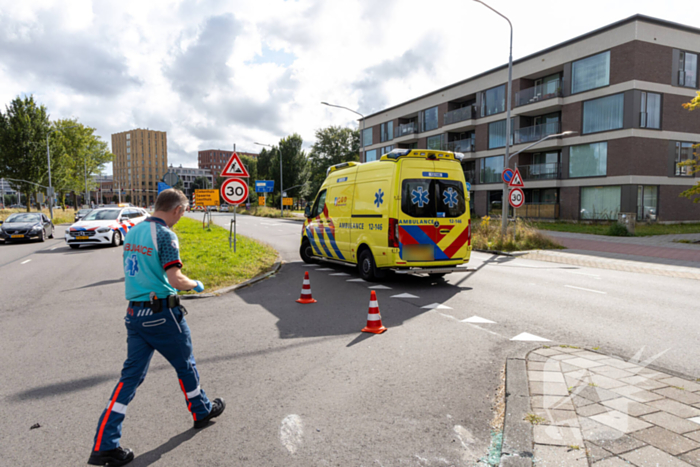 Gewonde en voertuigen zwaar beschadigd na aanrijding