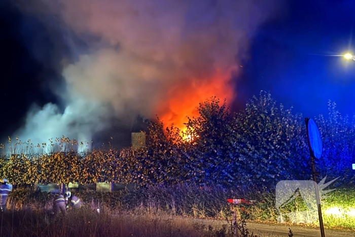 Grote brand in leegstaande boerderij