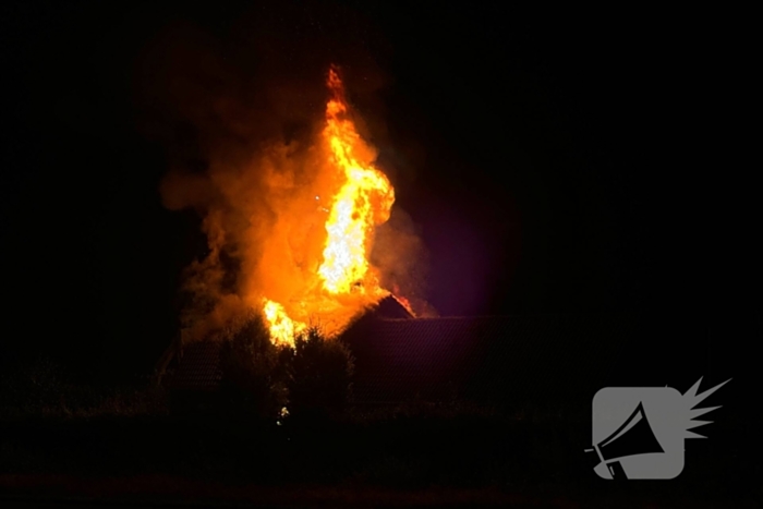 Grote brand in leegstaande boerderij