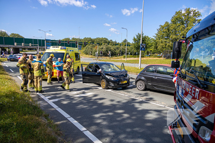 Auto's beschadigd bij kop-staartbotsing