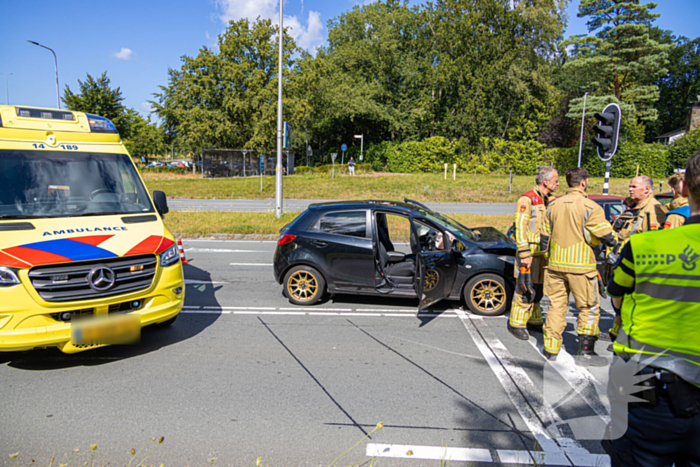 Auto's beschadigd bij kop-staartbotsing