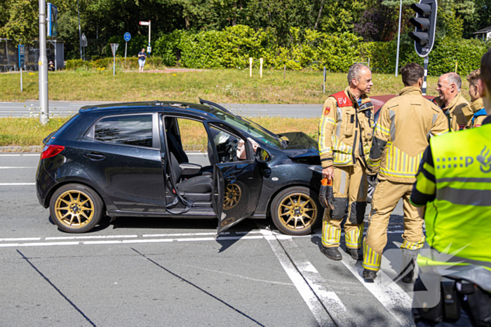 Auto's beschadigd bij kop-staartbotsing