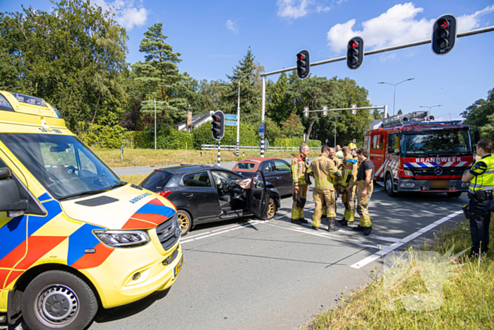 Auto's beschadigd bij kop-staartbotsing