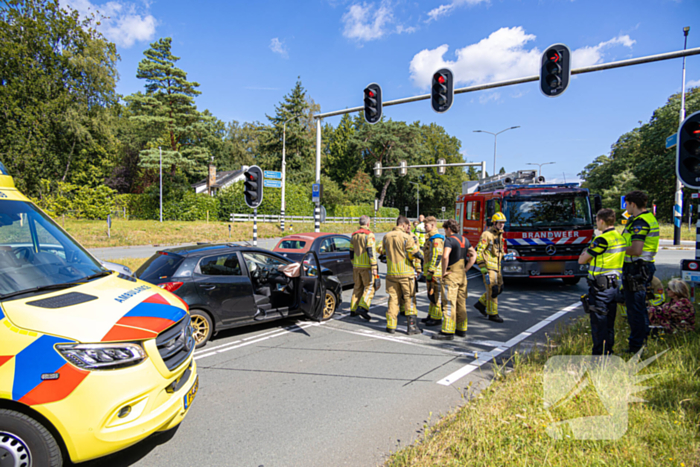 Auto's beschadigd bij kop-staartbotsing