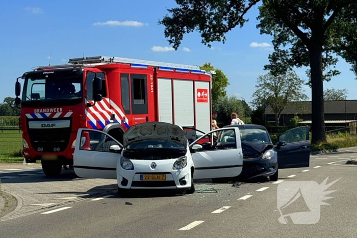 Schade na botsing op kruising