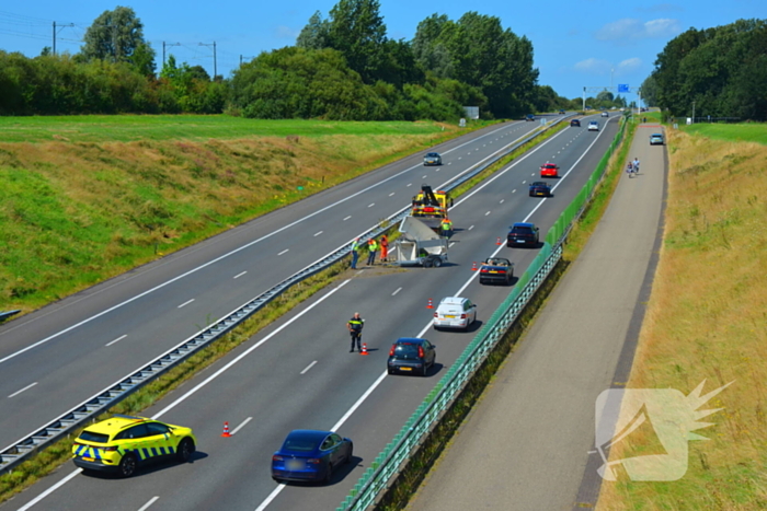 Verkeershinder na gekantelde paardentrailer