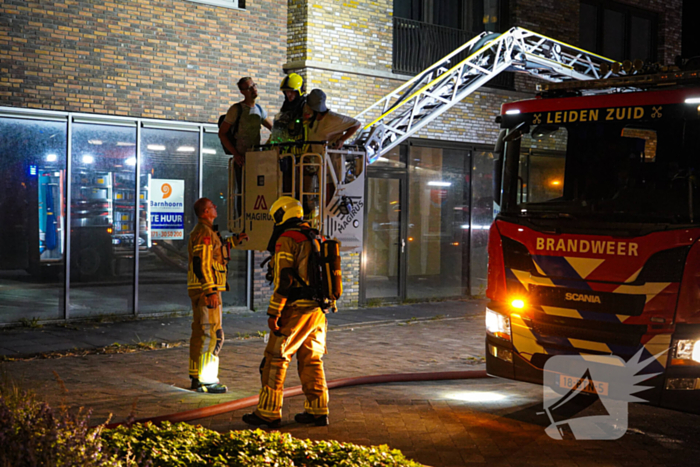 Brandweer haalt bewoners uit appartementen wegens brand