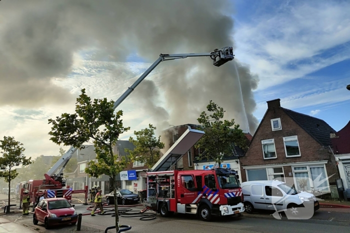 Grote uitslaande brand in pizzeria