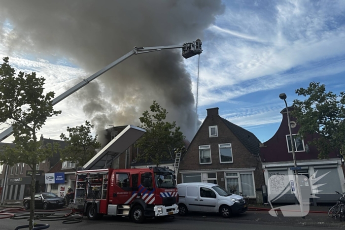 Grote uitslaande brand in pizzeria