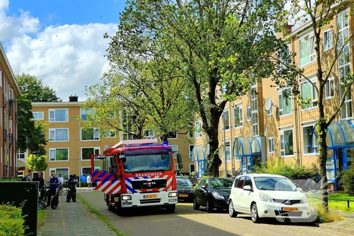 Brandweer ventileert woning na keukenbrand